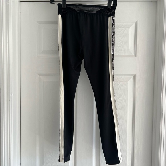 PAM & GELA Spring Trend Black Snake Print Stripe Leggings S - Picture 4 of 7